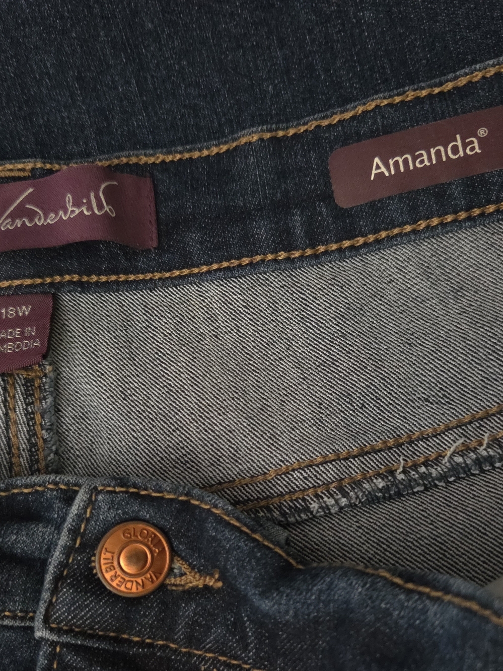 Gloria Vanderbilt Straight Leg Jeans - Picture 3 of 6